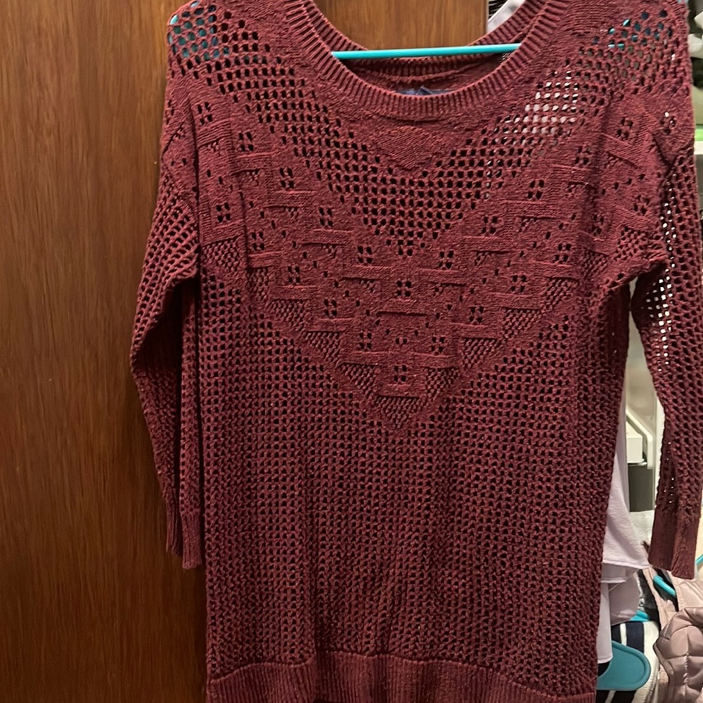 Maroon open knit sweater. Size medium. American eagle